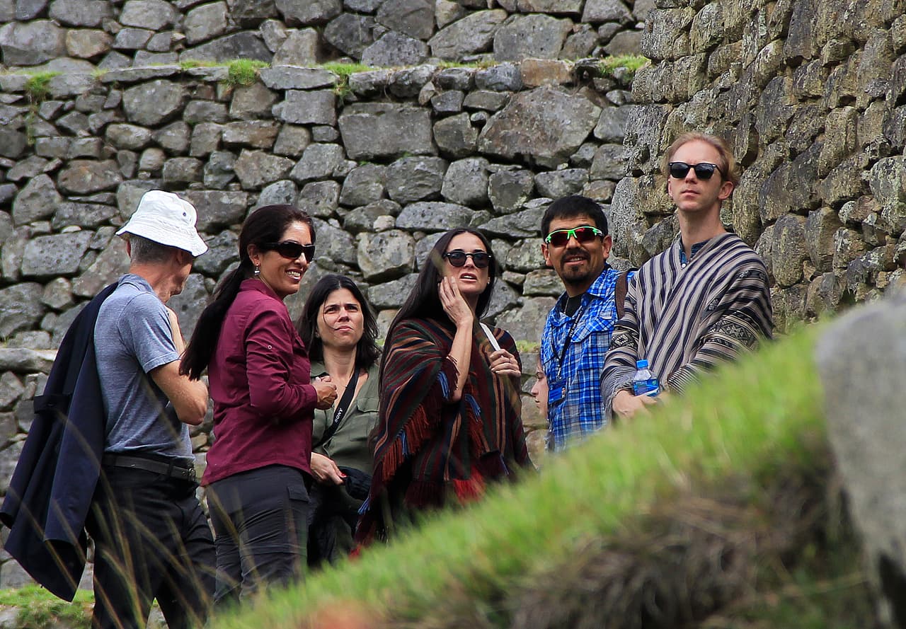 Lució un hermoso poncho de lana, típico de la región.