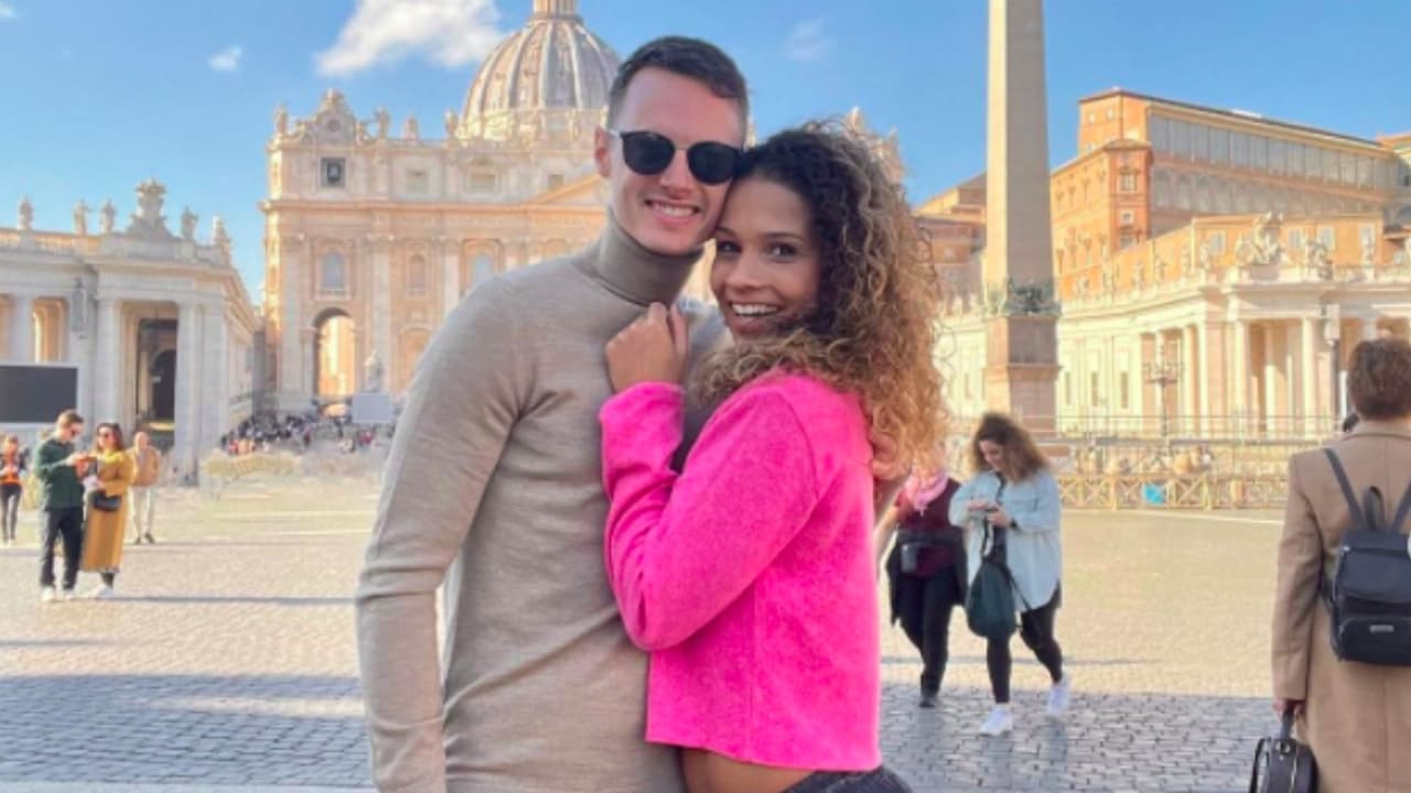 Árbitra en Holanda anuncia noviazgo con jugador del Emmen