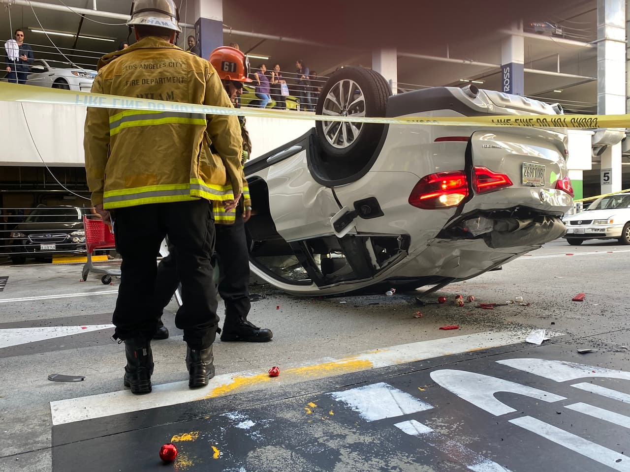 El hecho ocurrió a la 1:20 p.m. en la cuadra 100 de North La Cienega Boulevard, cerca del Beverly Center, según el oficial Jeff Lee del Departamento de Policía de Los Ángeles.