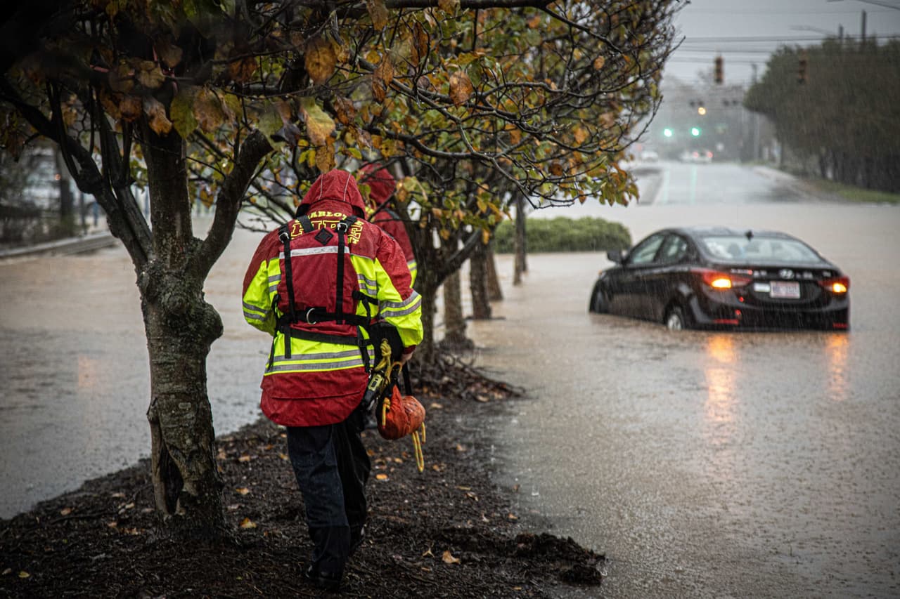 El arroyo Little Sugar Creek, cerca de Midtown Park, habría superado los niveles de agua del huracán Danny en 1997. Lugar: Charlotte, NC.