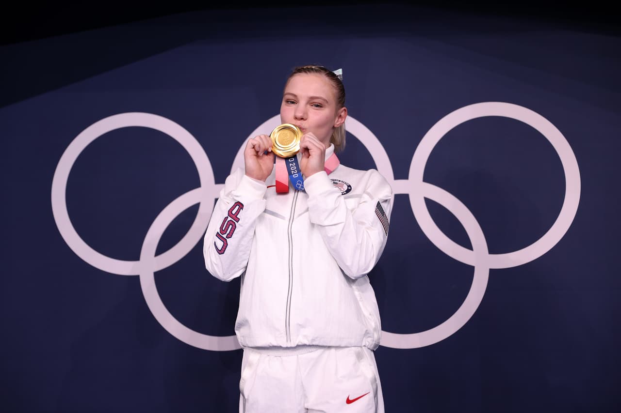 Jade Carey, gimnasta de Arizona, gana medalla de oro en los Juegos Olímpicos de Tokio