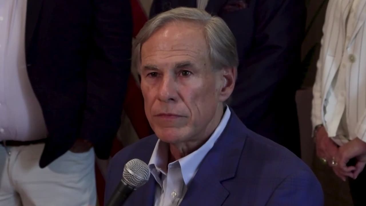 ¿En qué consiste el plan de Abbott para crear un seguro médico de bajo costo en Texas?