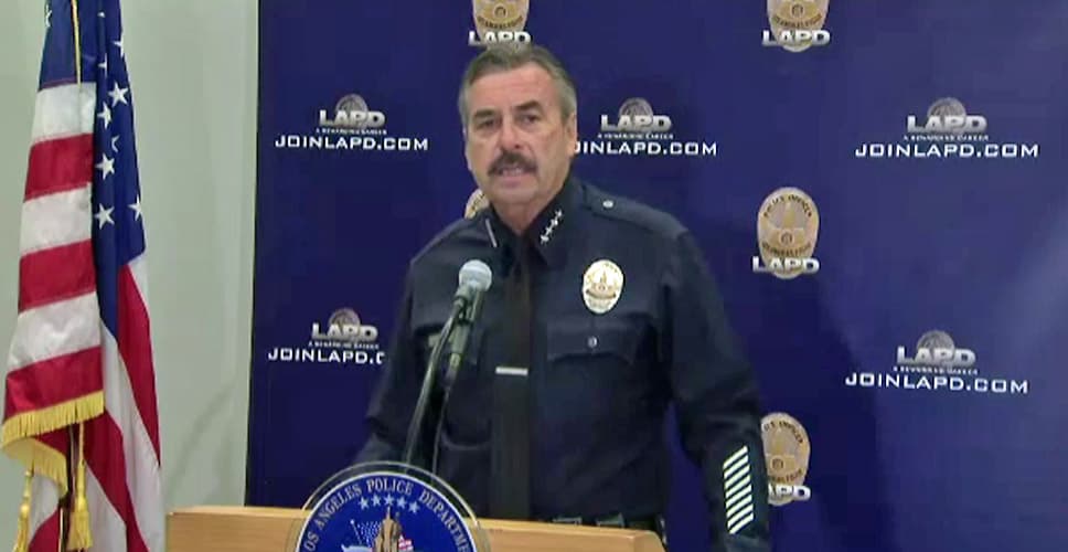 Charlie Beck, el jefe del LAPD, presentó detalles sobre la muerte de dos personas a manos de la policía este fin de semana en el sur de Los Ángeles.