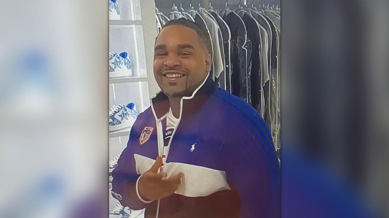 <b>Devazia Turner, de 29 años</b>
<br>Era el gerente de turno de un restaurante donde su esposa también trabajaba. Ellos tienen cuatro hijos pequeños.