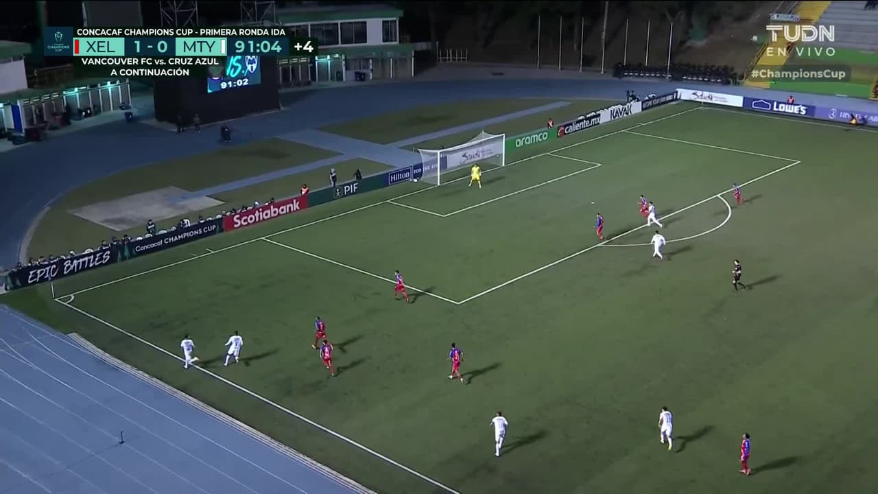 ¡GOL!  anota para Monterrey. Jesús Corona