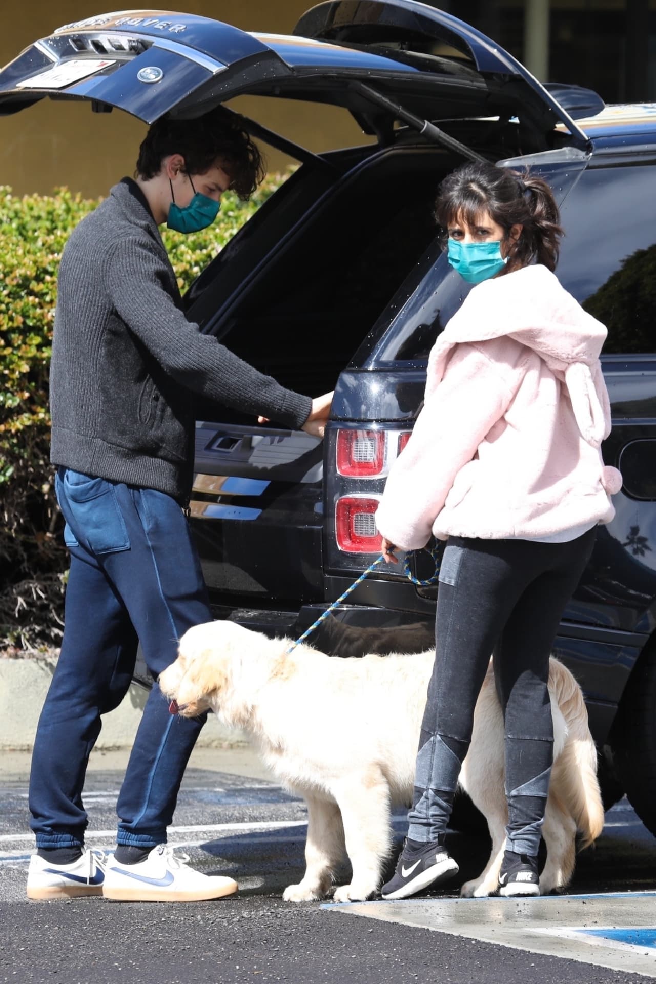 La pareja también suele moverse en una Land Rover, en la que han sido vistos en las últimas semanas. 
<br>