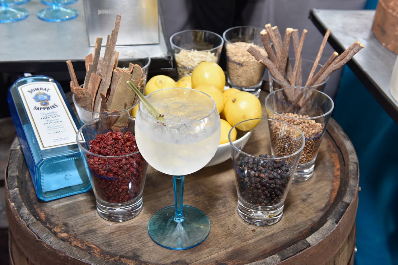 El doctor Thundiyil recomienda que por cada bebida alcohólica consumida, la persona tome un vaso de agua entero, pero sobre todo, baje el consumo de alcohol para evitar todo riesgo.