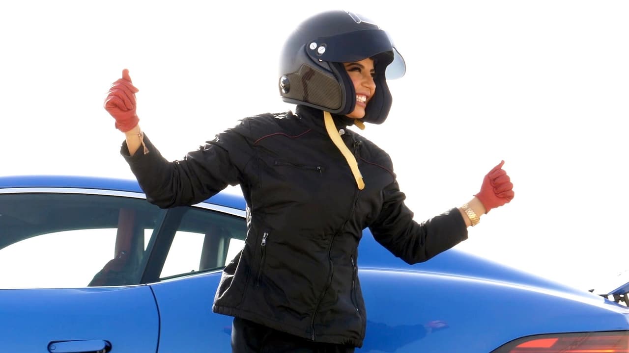 Aseel Al-Hamad , quiene también una empresaria del diseño de de interiores, dijo a Reuters que creía que la jornada no solo marca "el inicio de una nueva era para las mujeres que comienzan a conducir, sino también el nacimiento de la participación de las mujeres en los deportes del motor en ArabiaSaudí".