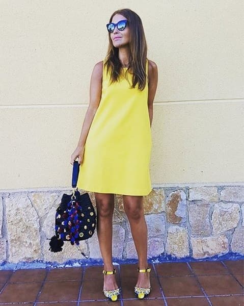 La bella actriz española que llega a la pantalla de UniMás para interpretar a ‘Ana Ribera’ en la serie Velvet, es toda una fashionista. Mira nada más como nos muestra su colección privada cada día en Instagram.