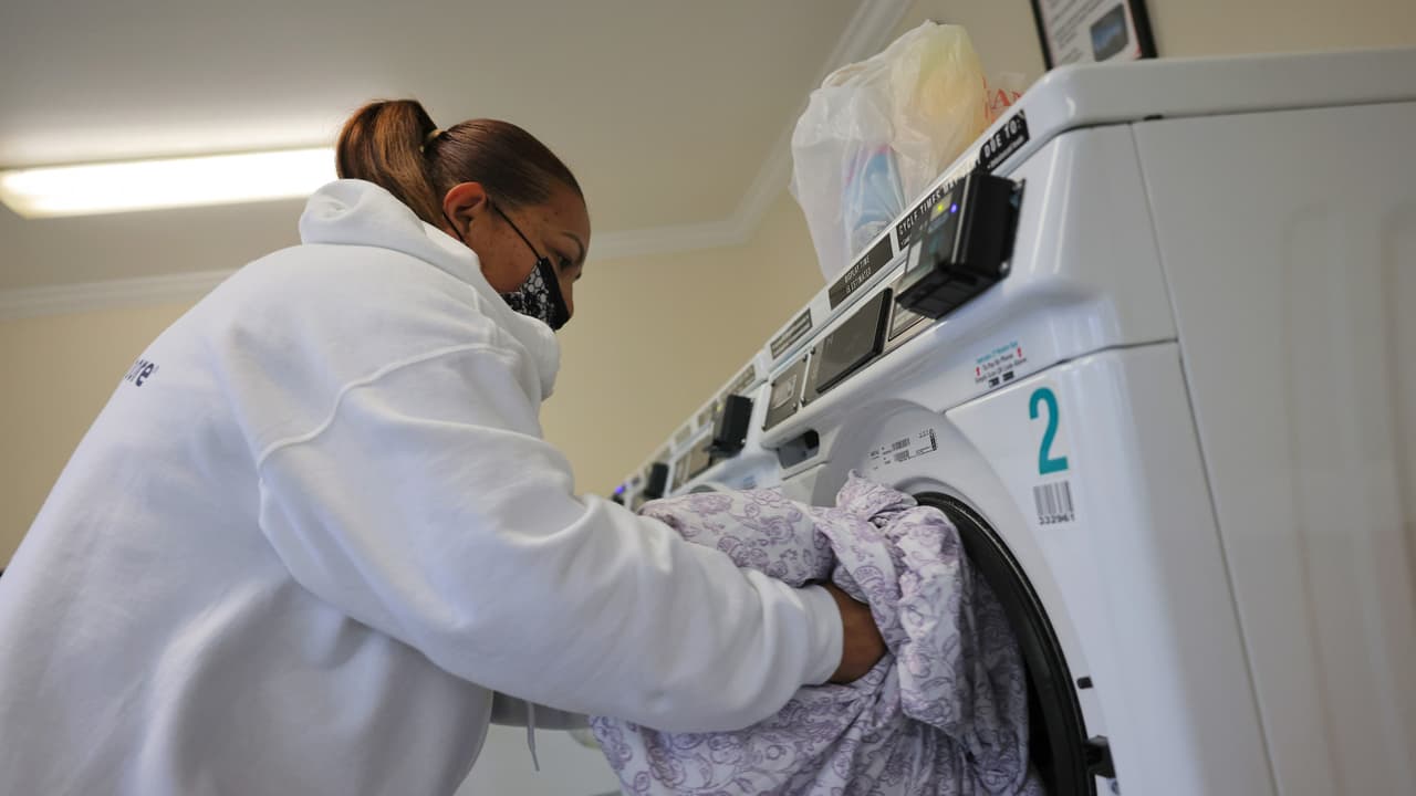 ¿Buscas empleo? Se necesitan más cuidadores a domicilio en Nueva York