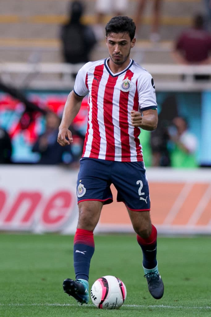 Oswaldo AlanisEl defensor central mexicano no seguirá en Chivas de Guadalajara y ahora jugará en la primera división de España con Getafe.