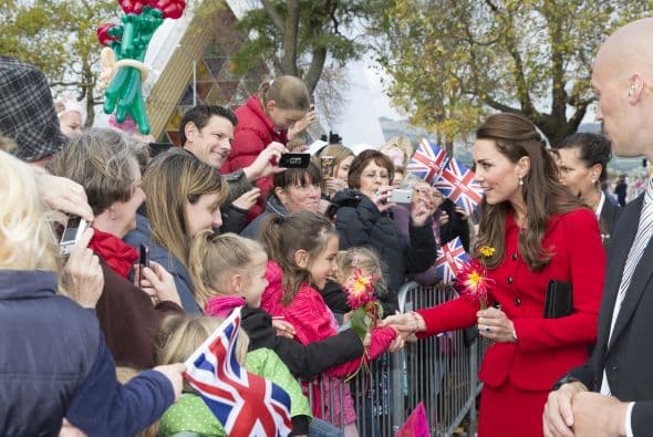 Saludó a todos los presentes. Más videos de Chismes aquí.