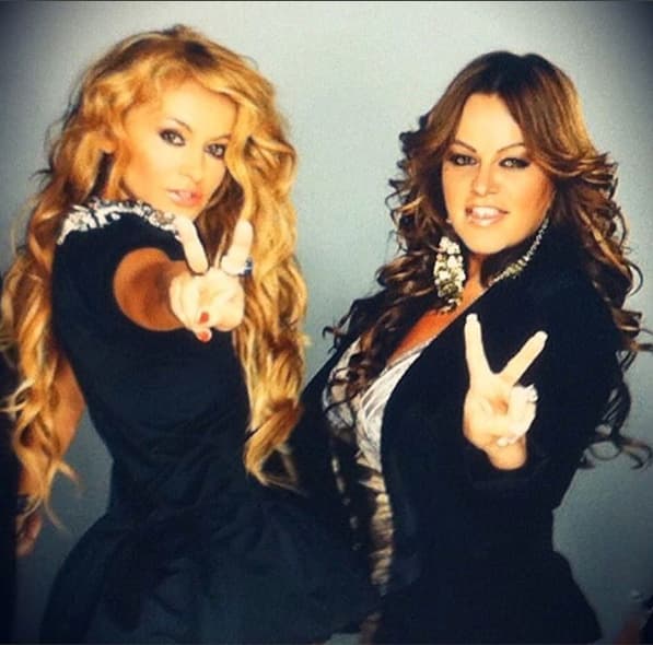 Antes de morir, Jenni Rivera participó como coach de 'La Voz, México' y no tardó en conquistar a sus compañeros entre los que se encontraba Paulina Rubio.