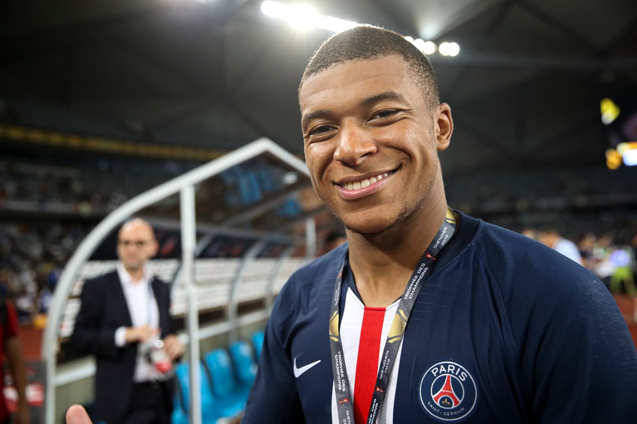 Kylian Mbappé. Paris Saint-Germain. Imparable por la banda o por el centro, el goleador se ha consolidado como uno de los mejores del mundo pese a su corta edad.