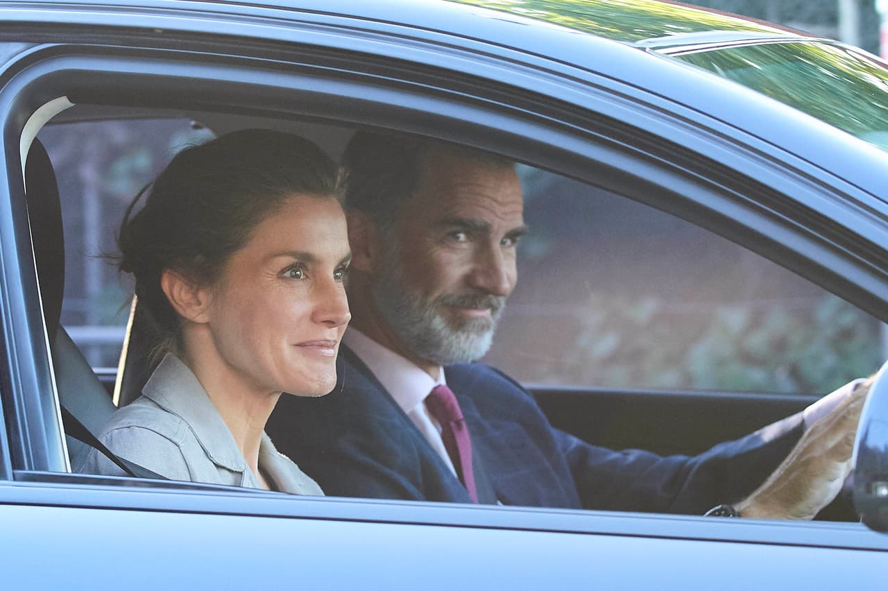Aunque parece que no tiene ni una gota de maquillaje, Letizia utilizó un truco para lucir al natural.