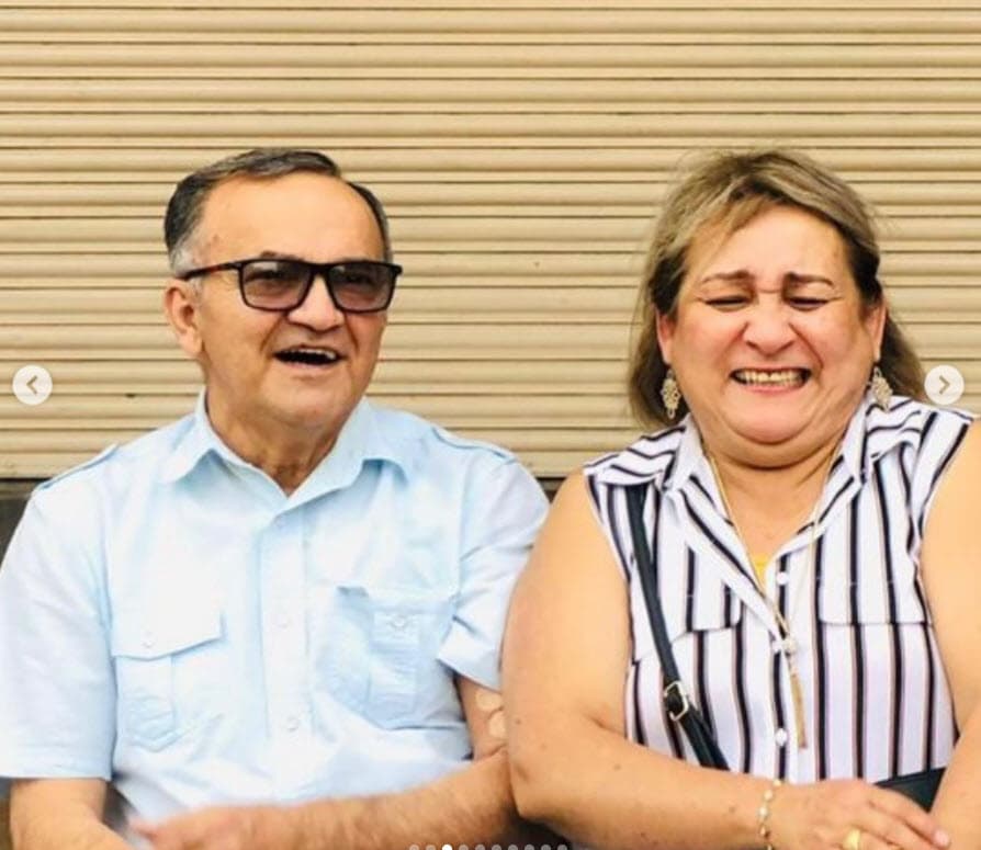 La prometida del cantante no aclaró las causas de la muerte de su padre.
<br>