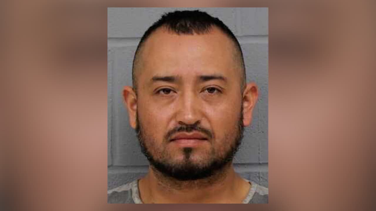 Arrestan a hombre por presuntamente atropellar y matar a su esposa en Austin