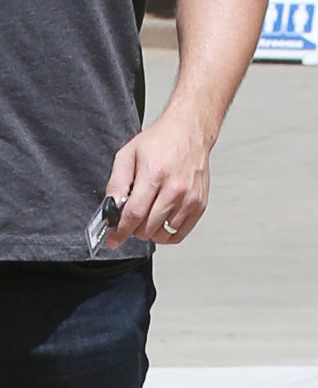 A su ex, Jennifer Garner, también se le vio usándolo hace algunos días.