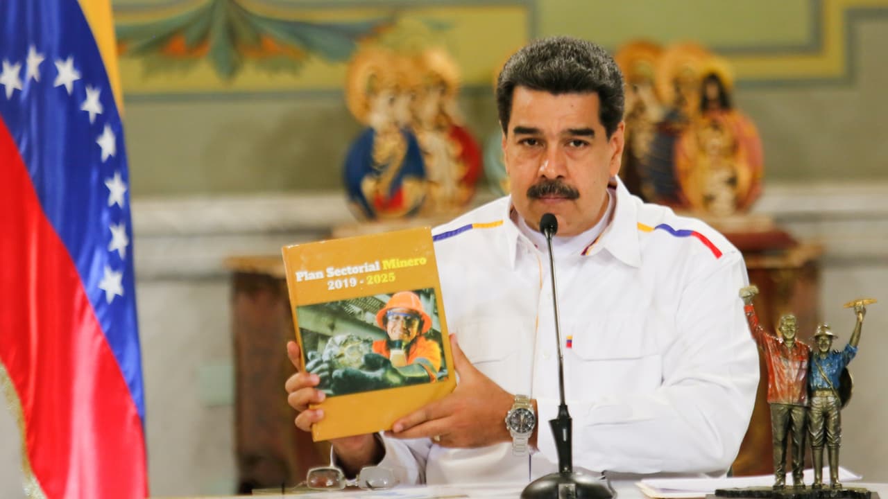 Nicolás Maduro pide consejos a un brujo que cobra $90,000 por la consulta espiritual
