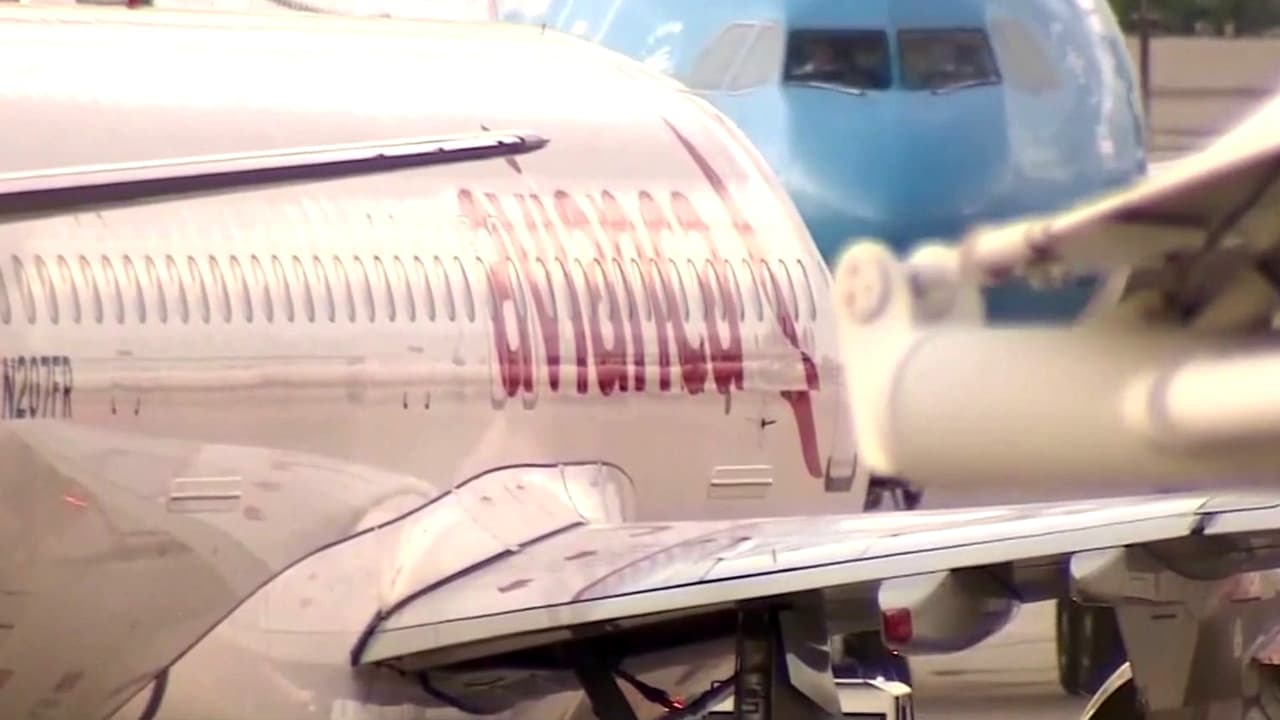 Fuertes turbulencias en avión de Avianca dejan al menos 8 hospitalizados: aeronave aterrizó de emergencia en Miami