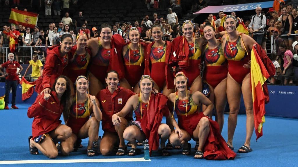España va por el oro en waterpolo femenino tras vencer en penales a Países Bajos