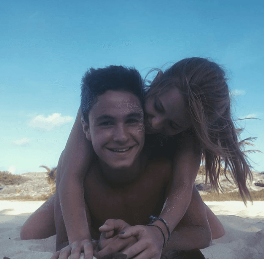 Ambos no dudan en expresar su amor a través de redes sociales.