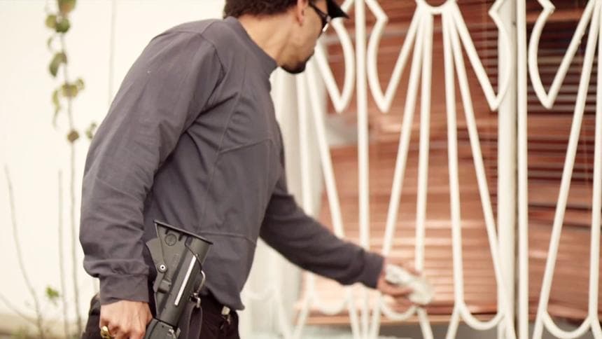 Luego de la matanza, ‘El M16’ arrojó una piedra con un papel atado a ella.