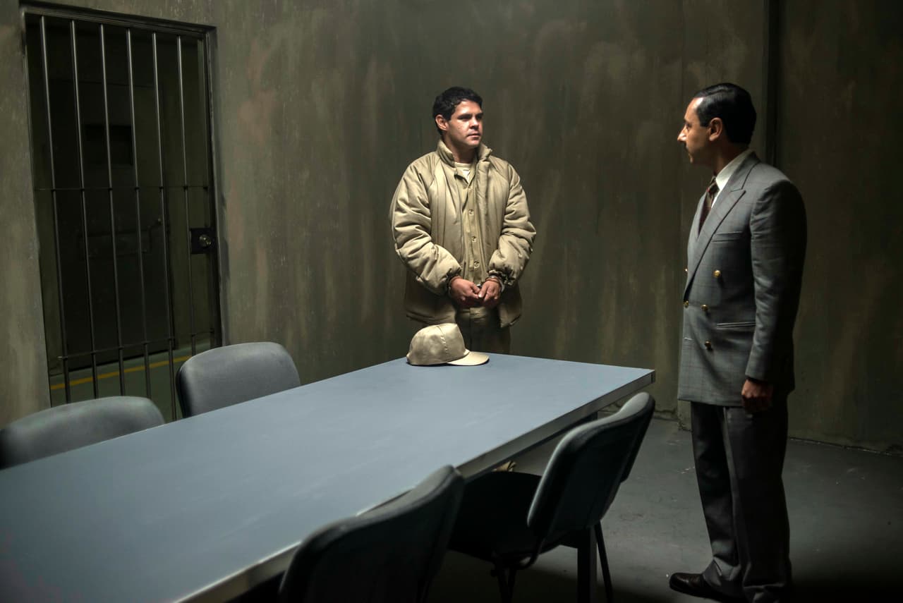 His first mission was to convince ‘El Chapo’ to not reveal any information he had of links between drug traffickers and the president’s in ner circle.