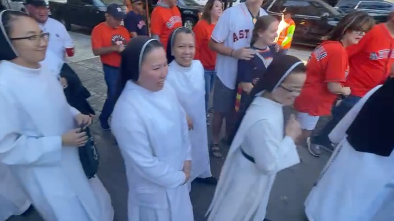 Entre ellas las "Rally Nuns" cuya presencia se ha vuelto una tradición en los juegos de béisbol de los Astros.