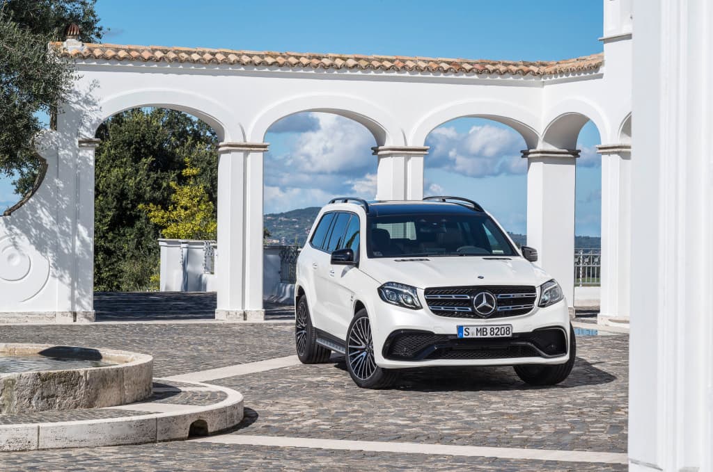 <h3 class="cms-h3-H3"><b>10. Mercedes-Benz AMG GLS63 </b></h3>
<br>
<br>Es el primer producto de Mercedes-AMG en el conteo. Su fuerte no es ni el rendimiento de combustible, ni la reducción de emisiones. Uno de los motivos para su mala calificación es sin duda su motor V8 de 5.5 litros generador de 585 caballos de fuerza. 
<br>
<br>Calificación verde: 
<b>28 puntos</b>.