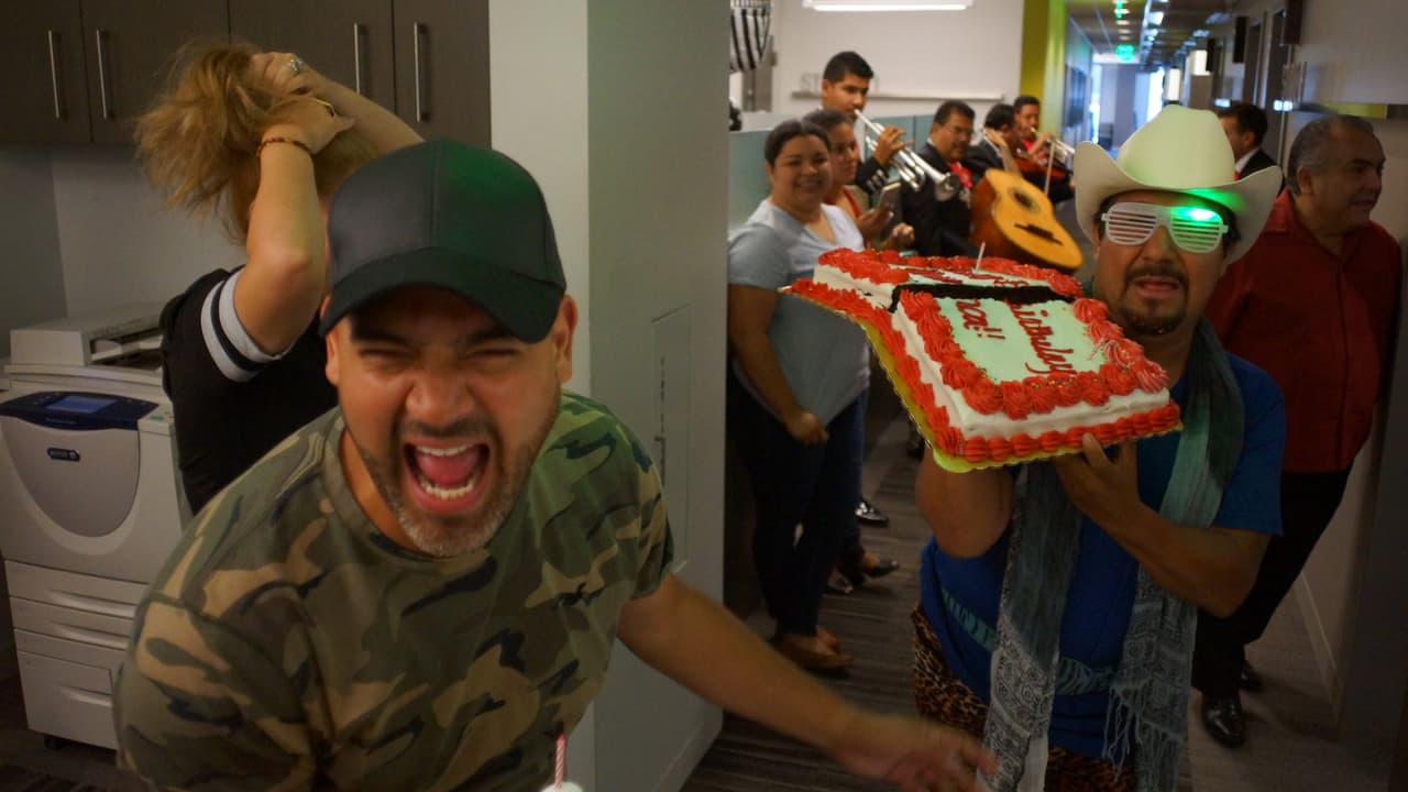 La Bronca cumplió años y se armó una fiesta en la cabina del Free-guey show.