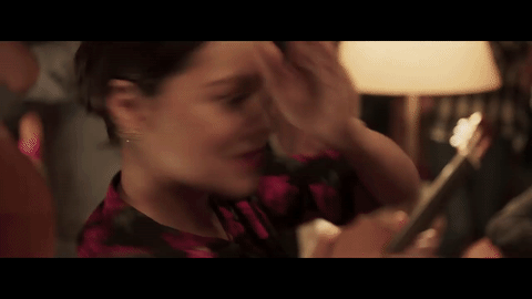 Esta gran fiesta se pone buena, al ritmo de 'Tú sí sabes quererme'.