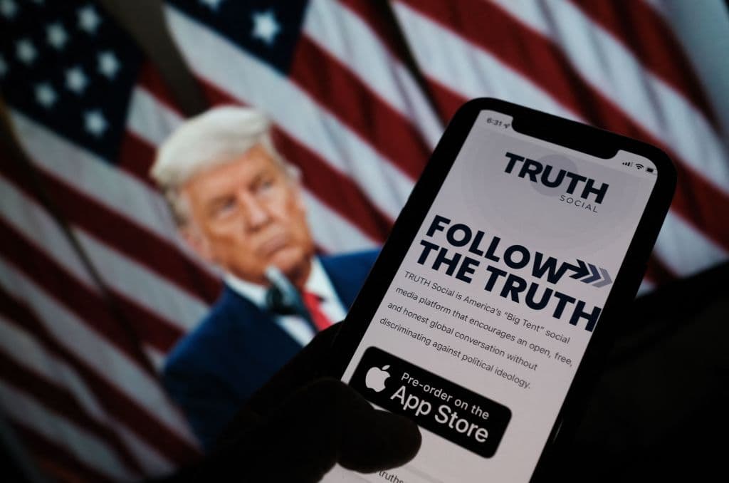 Trump anuncia su propia red social llamada Truth Social para amplificar su voz en el espectro digital