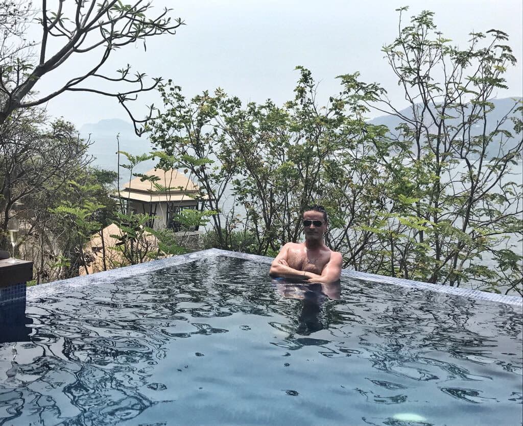 "¡Feliz domingo desde mi Acapulco! ¡Suena bien el festejo del cumpleaños!", fue lo que dijo Zea en su cuenta de Twitter.