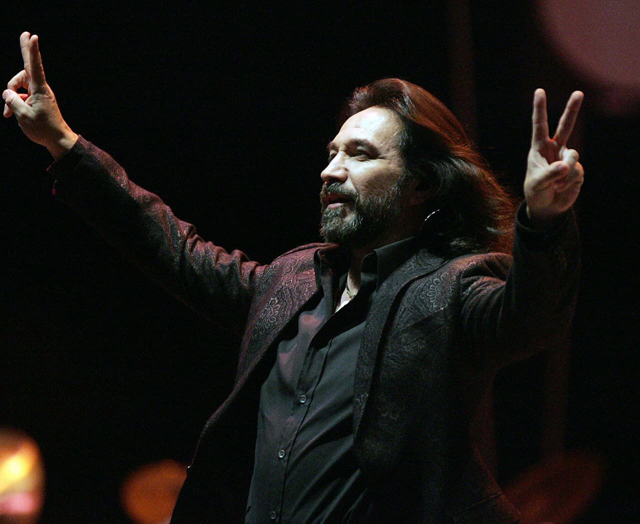 También hay que destacar que en el mismo 2016, Marco Antonio Solís grabó un tema de su autoría ante la visita del Papa Francisco a su natal Michoacán, México.