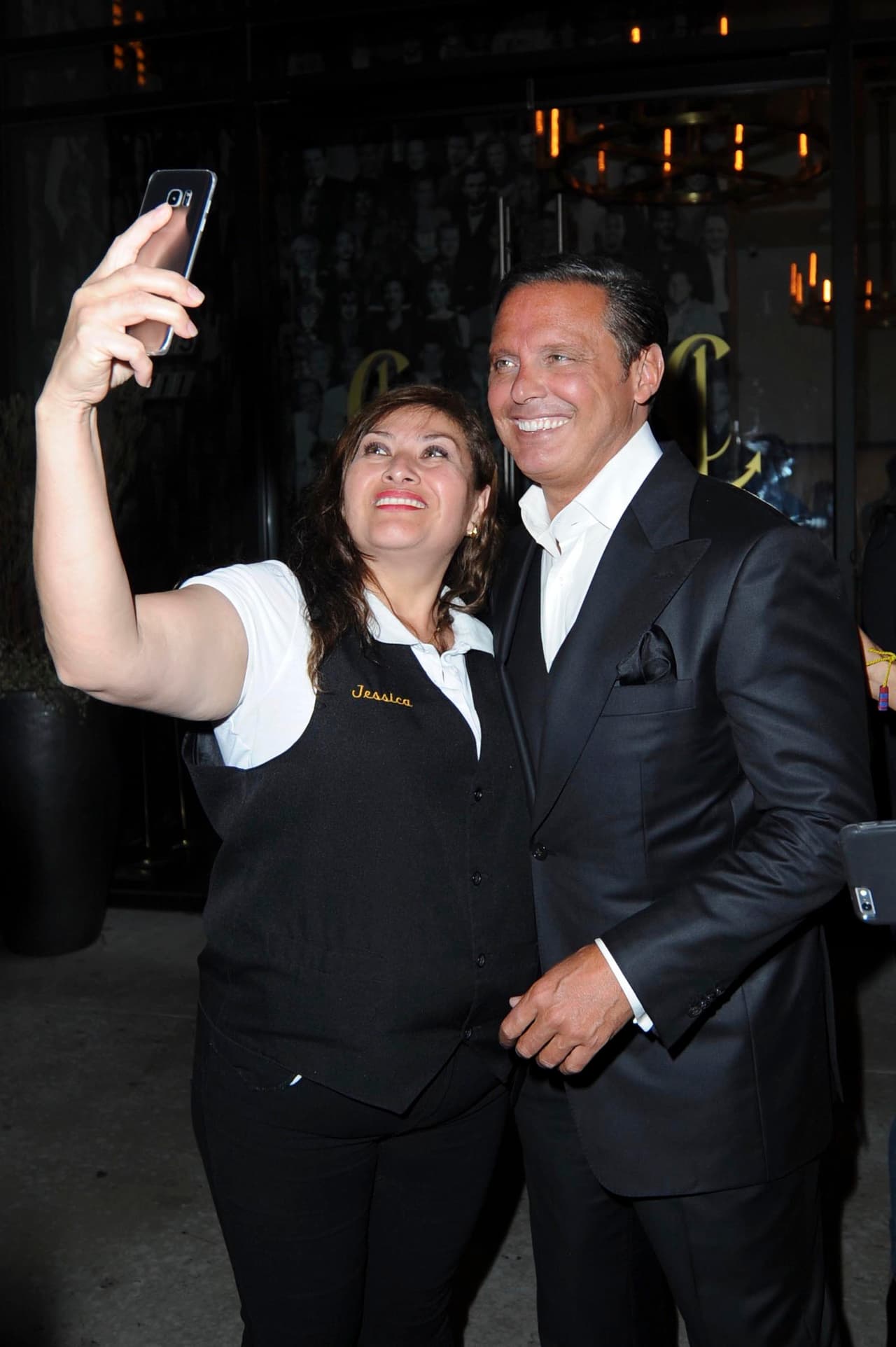 Luis Miguel se tomó varias selfies con su fan.