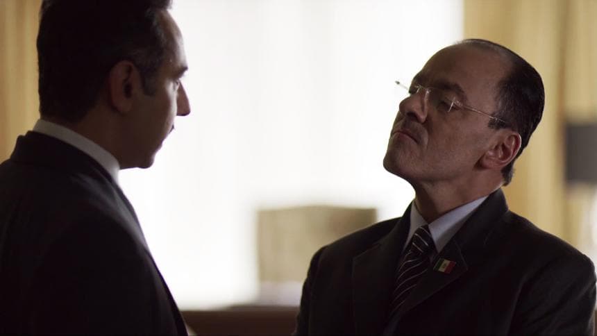 Sin embargo, la guerra contra el narco se salió de control y la imagen de 'Don Sol' ante la opinión pública y el Presidente comenzó a empañarse. Los nulos resultados y el alto número de víctimas inocentes marcaban su gestión como secretario de seguridad pública.