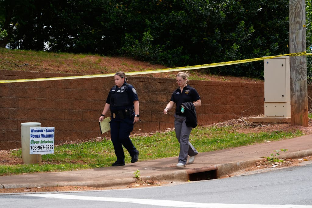 Investigadores acudieron al parque Leinbach en Winston-Salem para investigar el tiroteo que ocurrió este lunes.