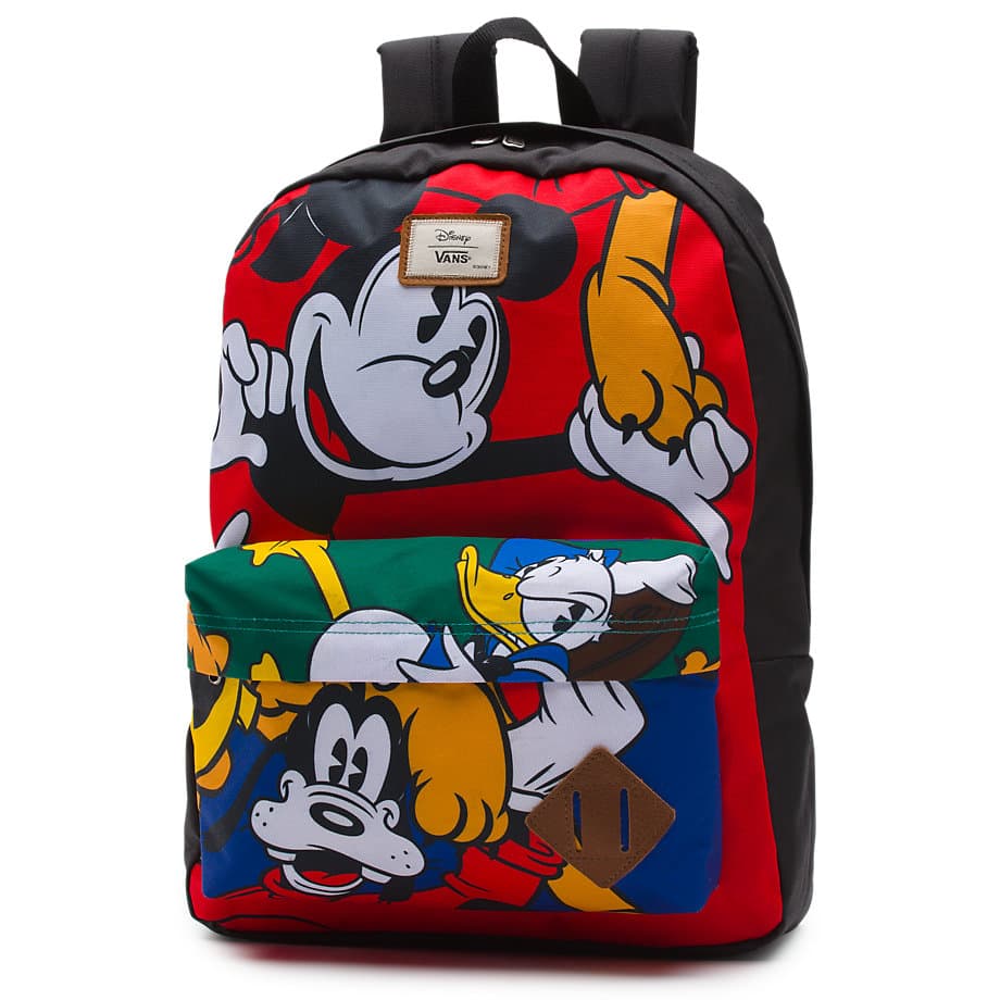 Disney Old Skool II Backpack. La colaboración de Disney para Vans trajo consigo infinidad de prendas y accesorios para todos los amantes del “lugar más feliz de la tierra”. El diseño de esta backpack, vestida con Pluto, Donald, Mickey y Goofy, le encantará sin importar la edad. (Vans, $50USD; vans.com)