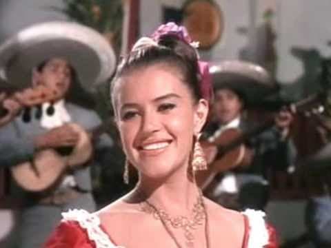 Pronto la intérprete de rancheras comenzó a llamar la atención de los directores de cine. Su gran oportunidad en la pantalla grande se la dio con Roberto Gavaldón con un papel protagónico en 'El Gallo de oro', cinta que filmó en 1964.