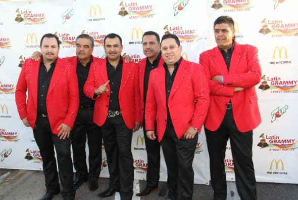 El popular Conjunto Primavera cerró con broche de oro la gran celebración del Latin Grammy Street Party en Phoenix, donde cientos de personas se congregaron desde muy temprano para escucharlos y cantar con ellos.