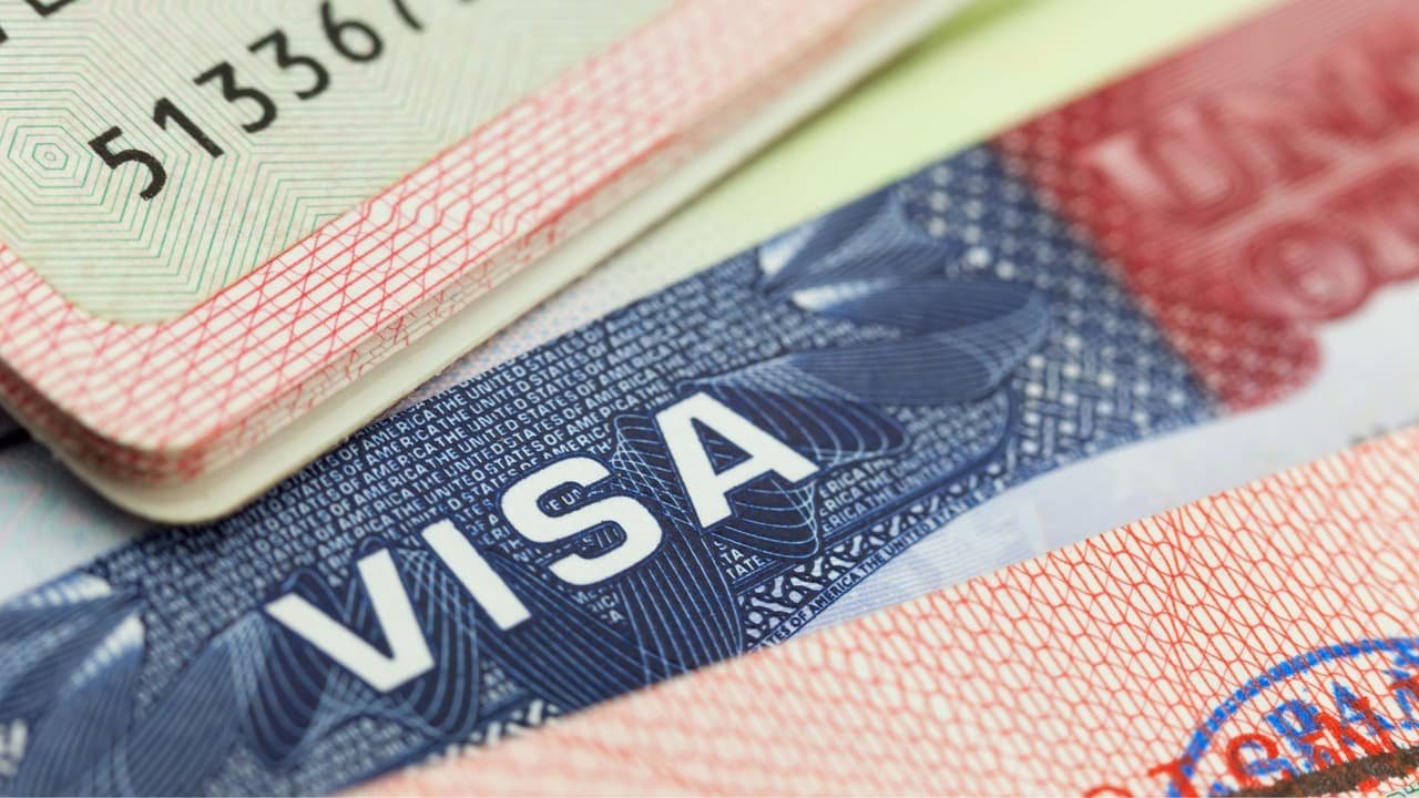 Abogado da consejos para estudiantes extranjeros con visas para cuando empiece Trump
