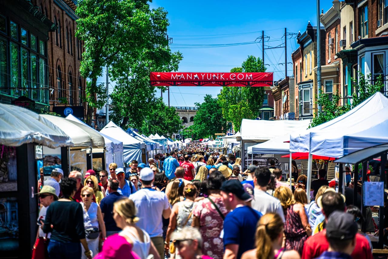 <b><a href="http://manayunk.com/events/manayunk-arts-festival.html">Manayunk Arts Festival (25 y 26 de junio)</a></b>. El evento cuenta con artistas de todo el país, así como artesanías, comida y música, este festival de dos días se lleva a cabo a lo largo de Main Street en el vecindario Manayunk de Filadelfia.