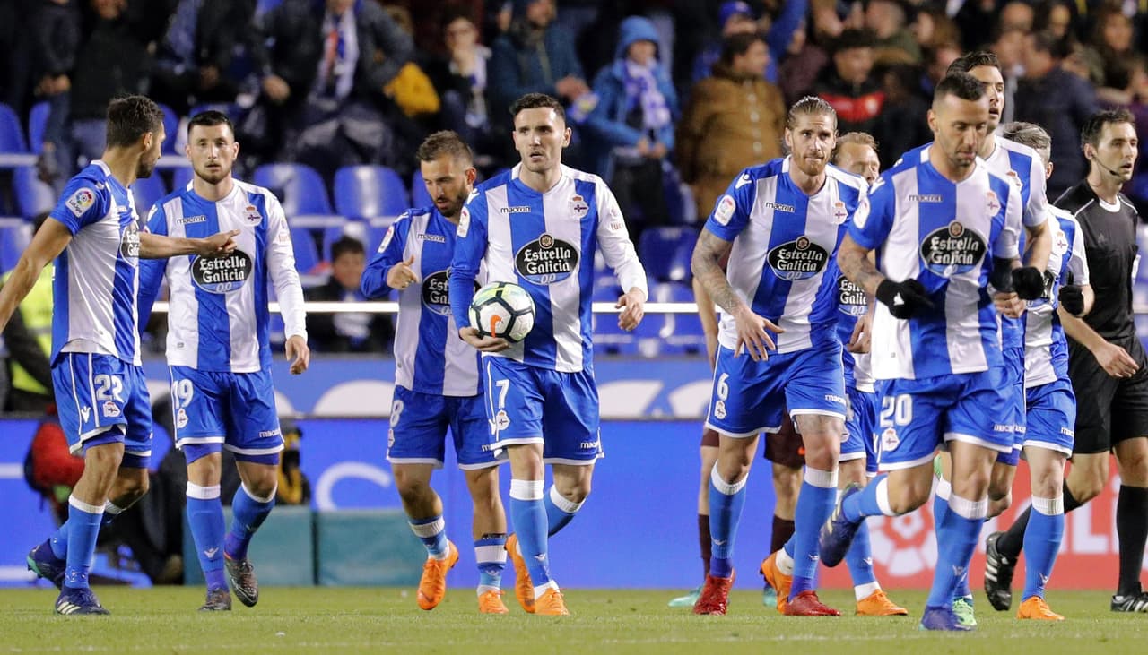 Lucas Pérez y Emre Colak se encargaron de poner la igualdad del partido. Primero el gallego con el descuento, antes de finalizar la primera mitad.