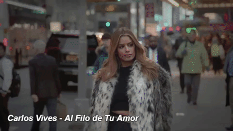 <b>Carlos Vives</b> eligió a una Miss Colombia para su video 'Al filo de tu amor'. Se trató de 
<b>Ariadna Gutiérrez.</b>
