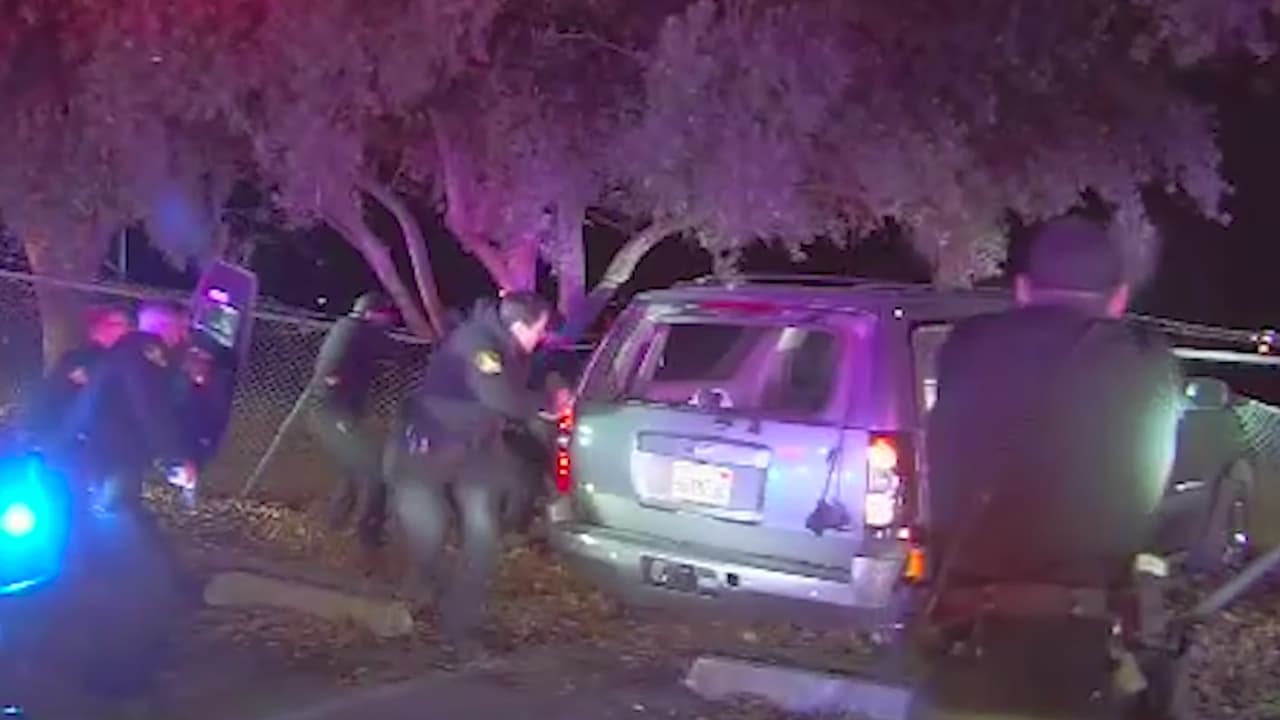 Revelan video del tiroteo que terminó con la muerte de un alguacil, un perro oficial y un hombre