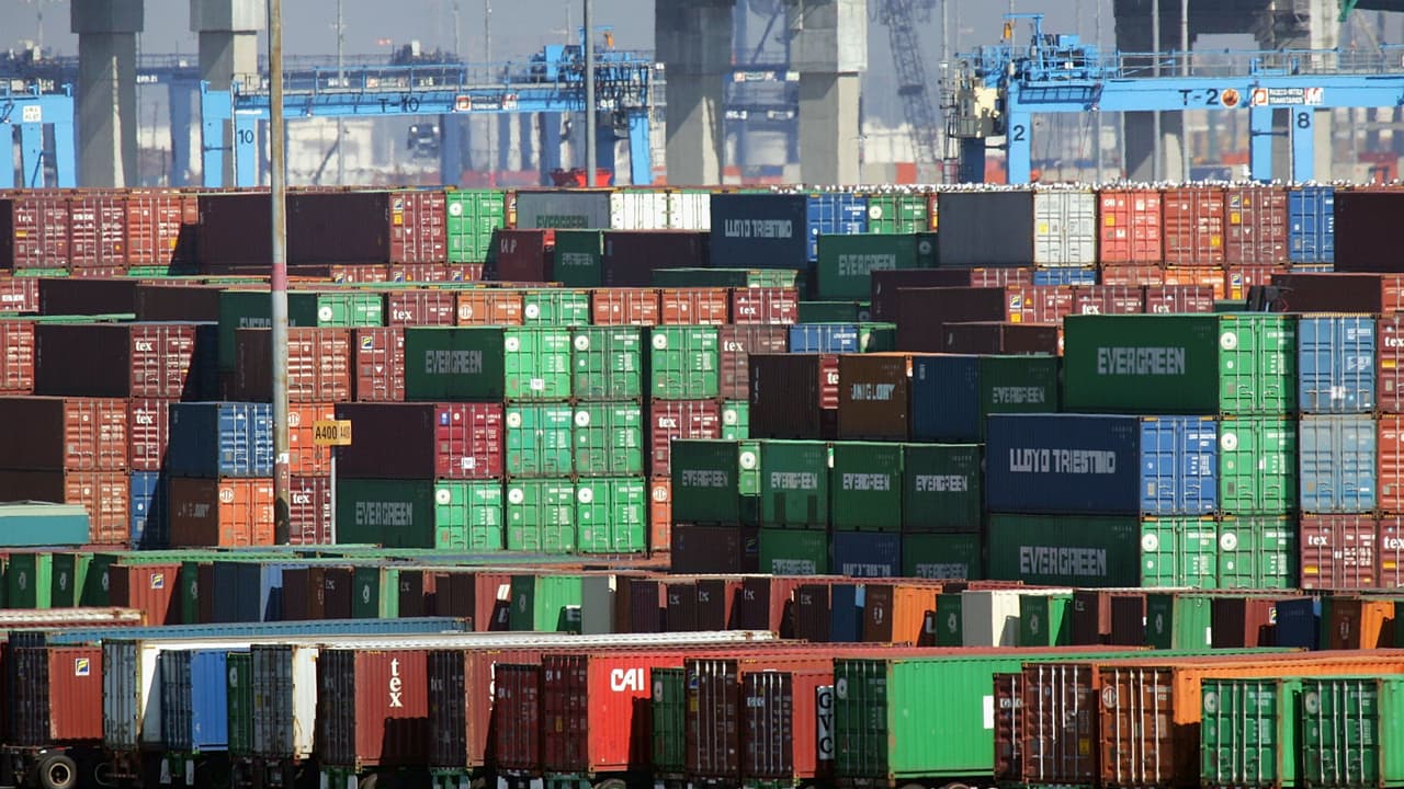 ¿Cuándo se puede normalizar la situación en los puertos del sur de California? Acá te contamos