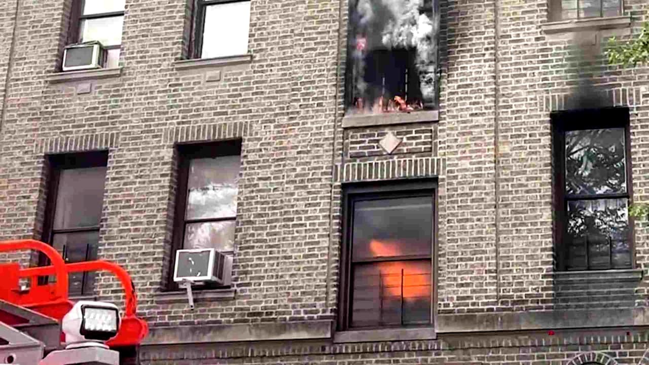 Muere un niño de 1 año y otros dos están graves tras fuego en edificio de El Bronx