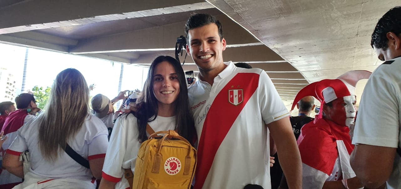 Los fanáticos sudamericanos están listos en las afueras del Estadio Maracaná para la Final de la Copa América que protagonizarán las selecciones de Brasil y Perú.