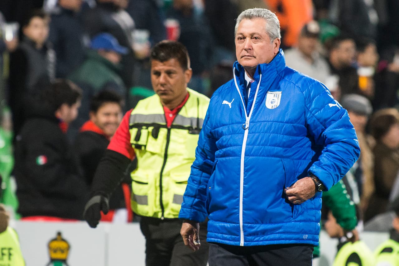 Víctor Manuel Vucetich acepta que no funciona Gallos